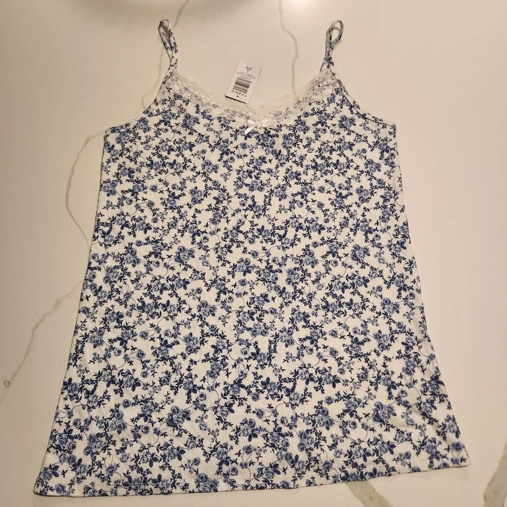 Torrid Floral‎ Lace Trim Cami Tank Top White Blue Plus Size 2 NWT - Picture 5 of 10